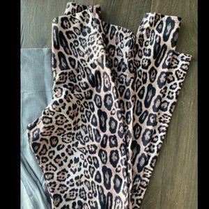 Onzie Print Leggings